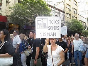 Archivo:2015 enero Buenos Aires marcha reclamando Justicia para Nisman (4)