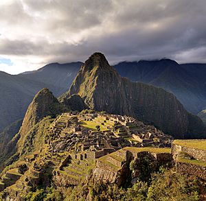 Archivo:80 - Machu Picchu - Juin 2009 - edit.2