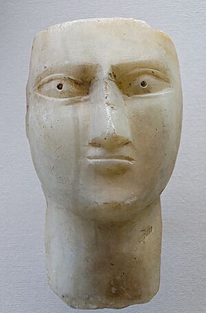 Archivo:Alabaster head Louvre AO4746