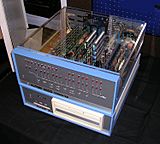 Archivo:Altair 8800 Computer