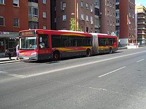 Archivo:Autobús urbano de Sevilla