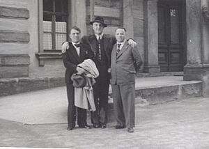 Archivo:BASA-359K-1-189-2-Bayreuth, August 1941, Venedikt Bobchevski, Max Lorenz, Dragan Kardjiev