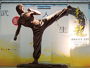 Archivo:Bruce Lee statue, Bruce Lee -Kung Fu‧Art‧Life exhibition (Hong Kong)