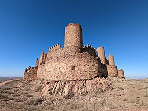 Archivo:Castillo de Almonacid de Toledo 06