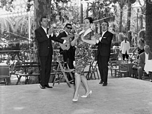 Archivo:Chiquito de la Calzada Performing at the Málaga Fair in July 1963 (cropped)