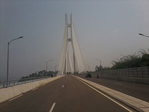 Archivo:Corniche sud de Brazzaville