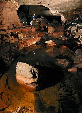 Cueva Ojos de Cristal.jpg