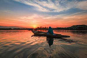 Archivo:Dal lake at sunset