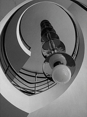 Archivo:De La Warr Pavilion stairwell