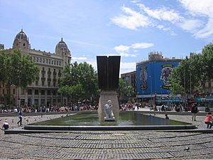 Esculturas Plaza Cataluña.JPG