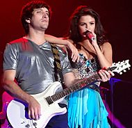 Archivo:Ethan Roberts & Selena Gomez - crop