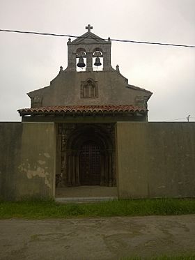 Fachada oeste campanario puerta principal.jpg