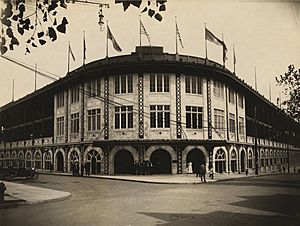 Archivo:Forbes Field exterior