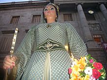 Geganta de Barcelona - Violant d'Hongria.JPG