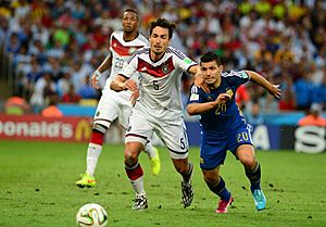 Archivo:Germany and Argentina face off in the final of the World Cup 2014 01