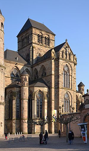 Archivo:Liebfrauenkirche, Tier (by Pudelek)