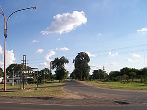 Archivo:Main entry to Puerto Tirol from Road 16