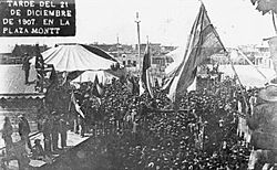 Archivo:Marcha de los pampinos previa a la Matanza en la Escuela Santa María de Iquique