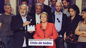 Archivo:Michelle Bachelet recibió apoyo de guionistas y cineastas - 3