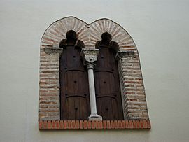 Archivo:Oliva finestra del palau dels Centelles