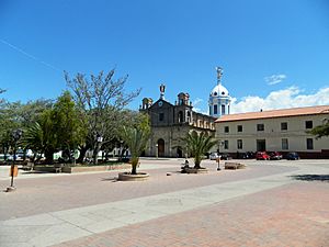 Archivo:Parque principal Simón Bolivar