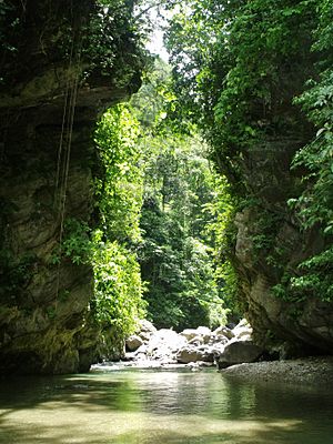 Archivo:Piedras Gemelas, por el Poblado de Salmerón