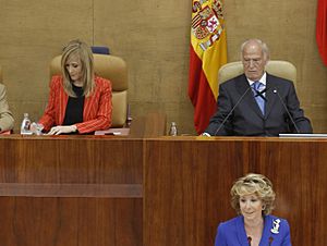 Archivo:Primera sesión del debate de investidura de Esperanza Aguirre (madrid.org) (7) (cropped)