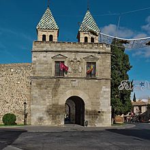 Archivo:Puerta Nueva de Bisagra (Toledo). Fachada