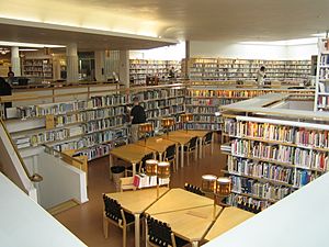 Archivo:Rovaniemen kaupunginkirjasto Lapin maakuntakirjasto