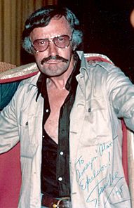 Archivo:Stan Lee 1975 cropped