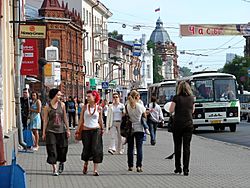 Archivo:Street Scene in Tomsk - Russia