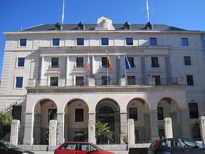 Archivo:Subdelegación Gobierno Burgos Frontal