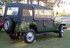 Archivo:Willys Jeep Universal 101 4p