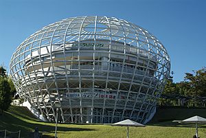 Archivo:Yamanashi Fruit Museum and Garden, Japan