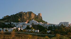 Archivo:Zahara de la Sierra Andalousie