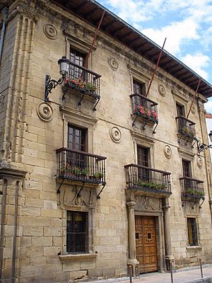 Archivo:Zarauz - Casa Portu-Ayuntamiento 4