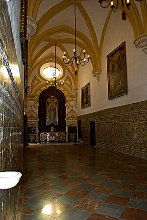 Archivo:Capilla del palacio gótico 002