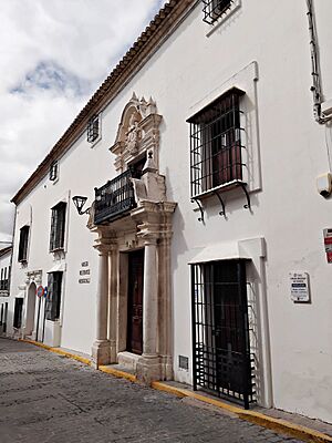 Archivo:Casa de las Columnas, Santaella. 2