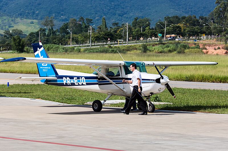 Cessna 152 PR-EJQ (8477064702)