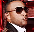 Don Omar with his sunglasses (cropped)