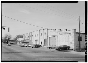 Archivo:EAST ELEVATION FROM NORTHEAST - Buckeye Manufacturing Company, Columbia Avenue, Anderson, Madison County, IN HAER IND,48-AND,3-2