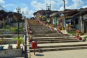 Archivo:Escalinata en el Barrio de Belén, Iquitos