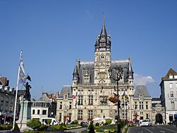 Archivo:Hôtel de ville de Compiègne