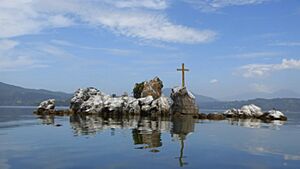 Archivo:Ilopango Isla quemada