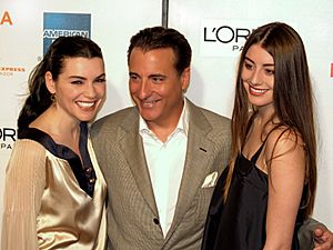 Archivo:Julianna Margulies Andy Garcia and Dominik Garcia at the Tribeca Film Festival