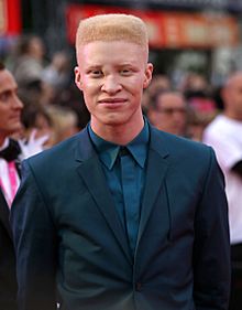 Life Ball 2014 red carpet 057 Shaun Ross.jpg