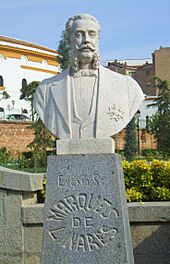 Archivo:Linares - Monumento a los Marqueses de Linares (Jardines de Santa Margarita) 4