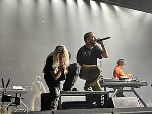 Archivo:Linkin Park - Live at O2 Arena (September 24, 2024)