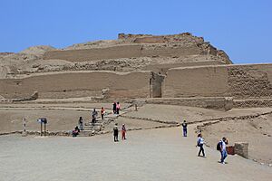 Archivo:Pachacamac Ruins, Lima Peru - Laslovarga (19)