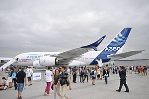Archivo:Paris Air Show 2017 Airbus A380plus left side